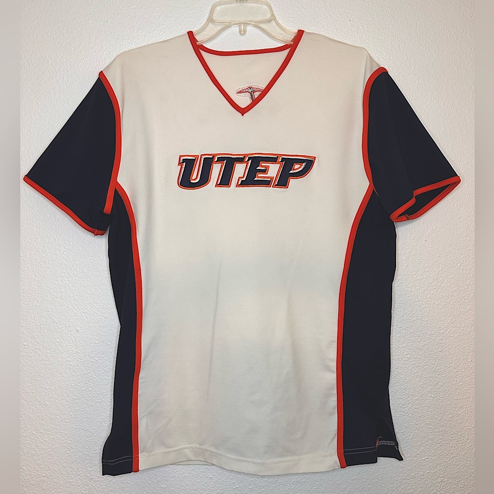 UTEP Men’s V-Neck.
